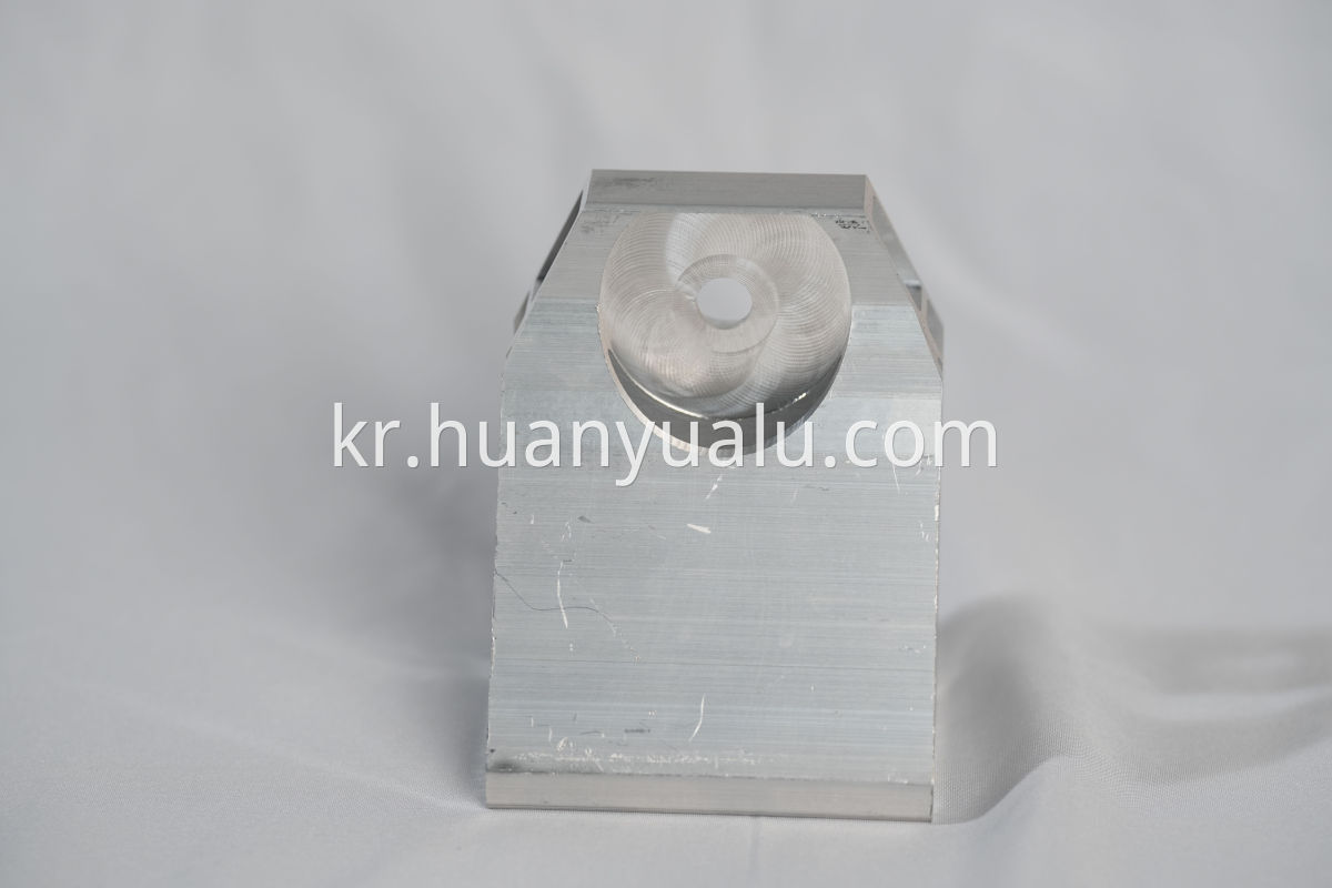 Battery tray